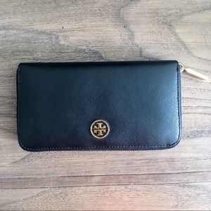 tory burch zip wallet